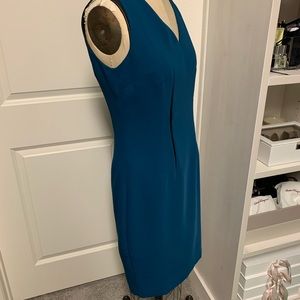 Elie Tahari slight stretch twill dress